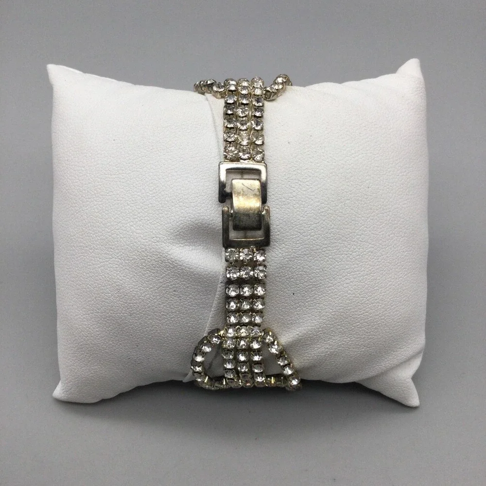 Rhinestone Cocktail Womens Watch 28mm White Dial Silver Tone New Battery 7.5
